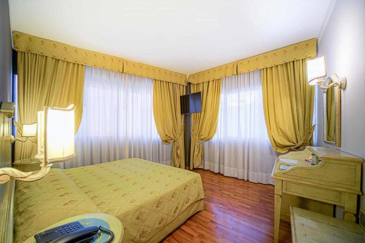 Hotel Aaron Mestre Esterno foto