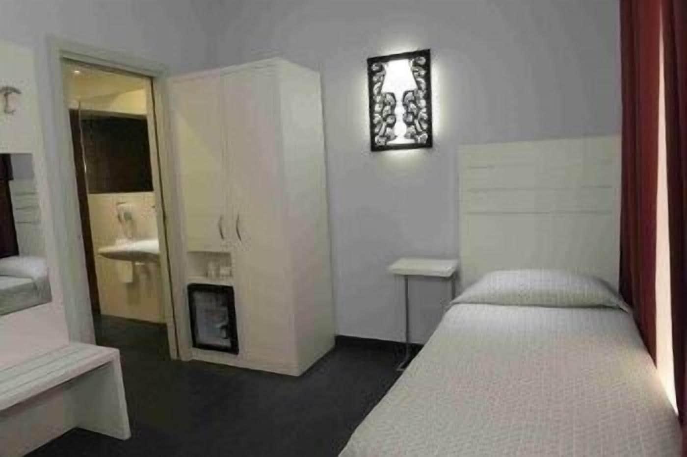 Hotel Aaron Mestre Esterno foto