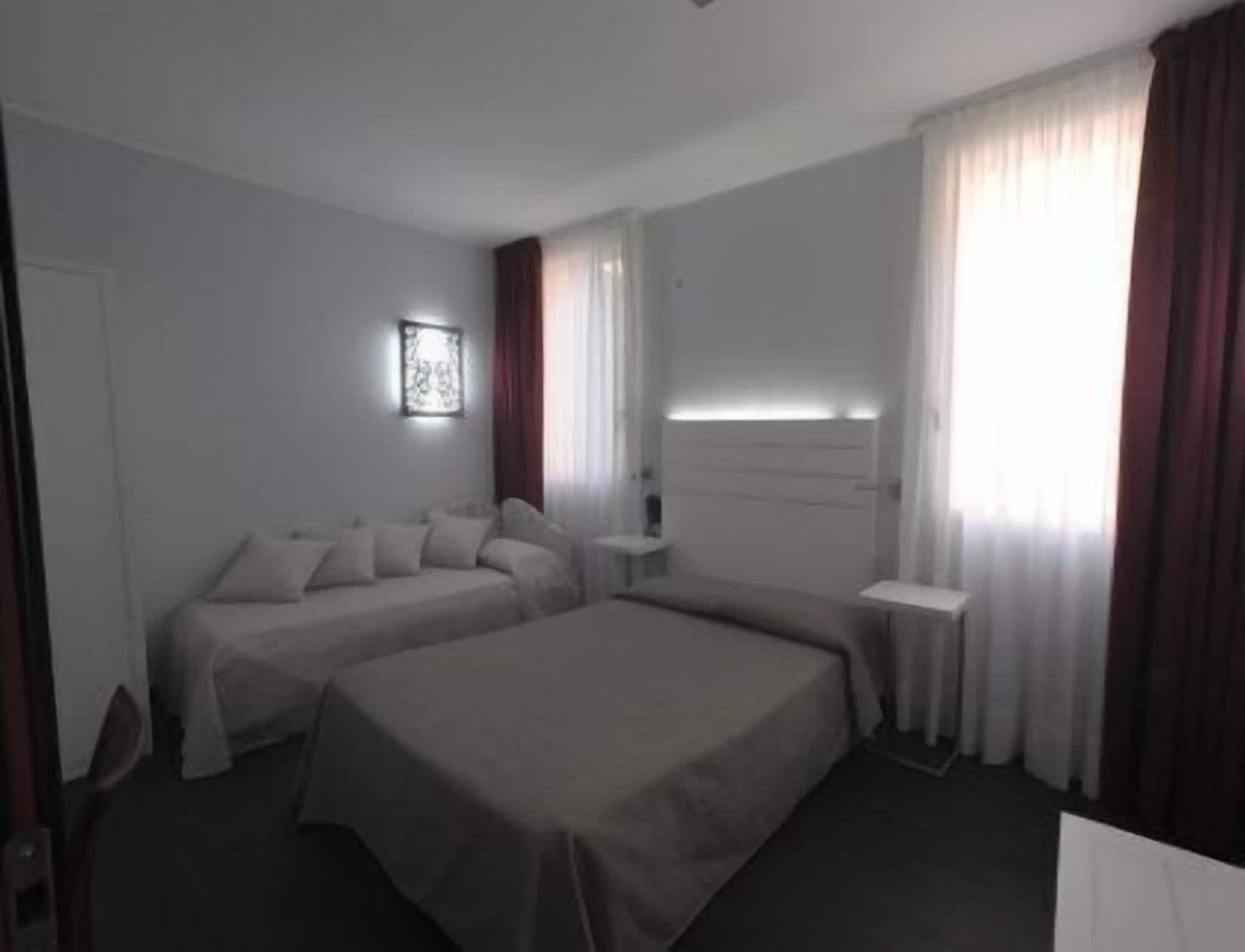 Hotel Aaron Mestre Esterno foto
