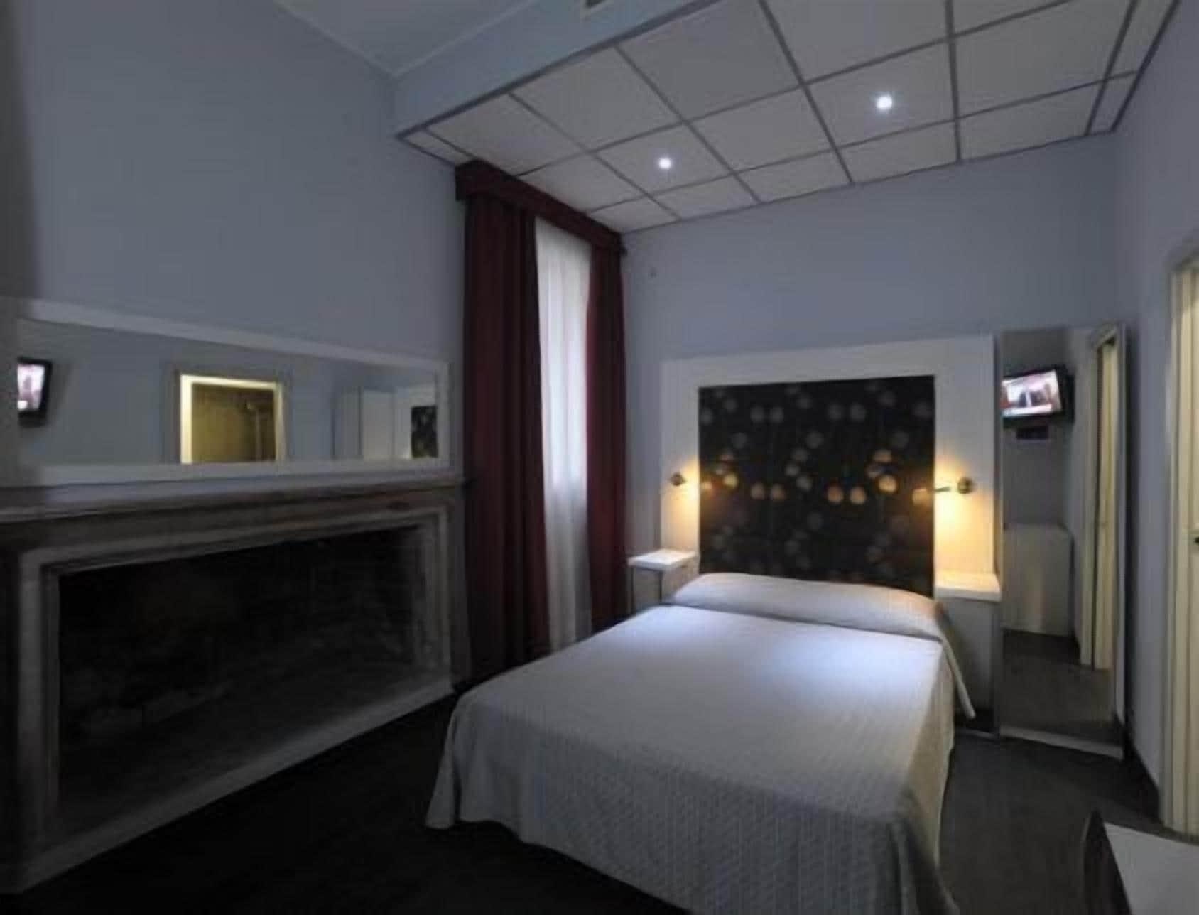 Hotel Aaron Mestre Esterno foto