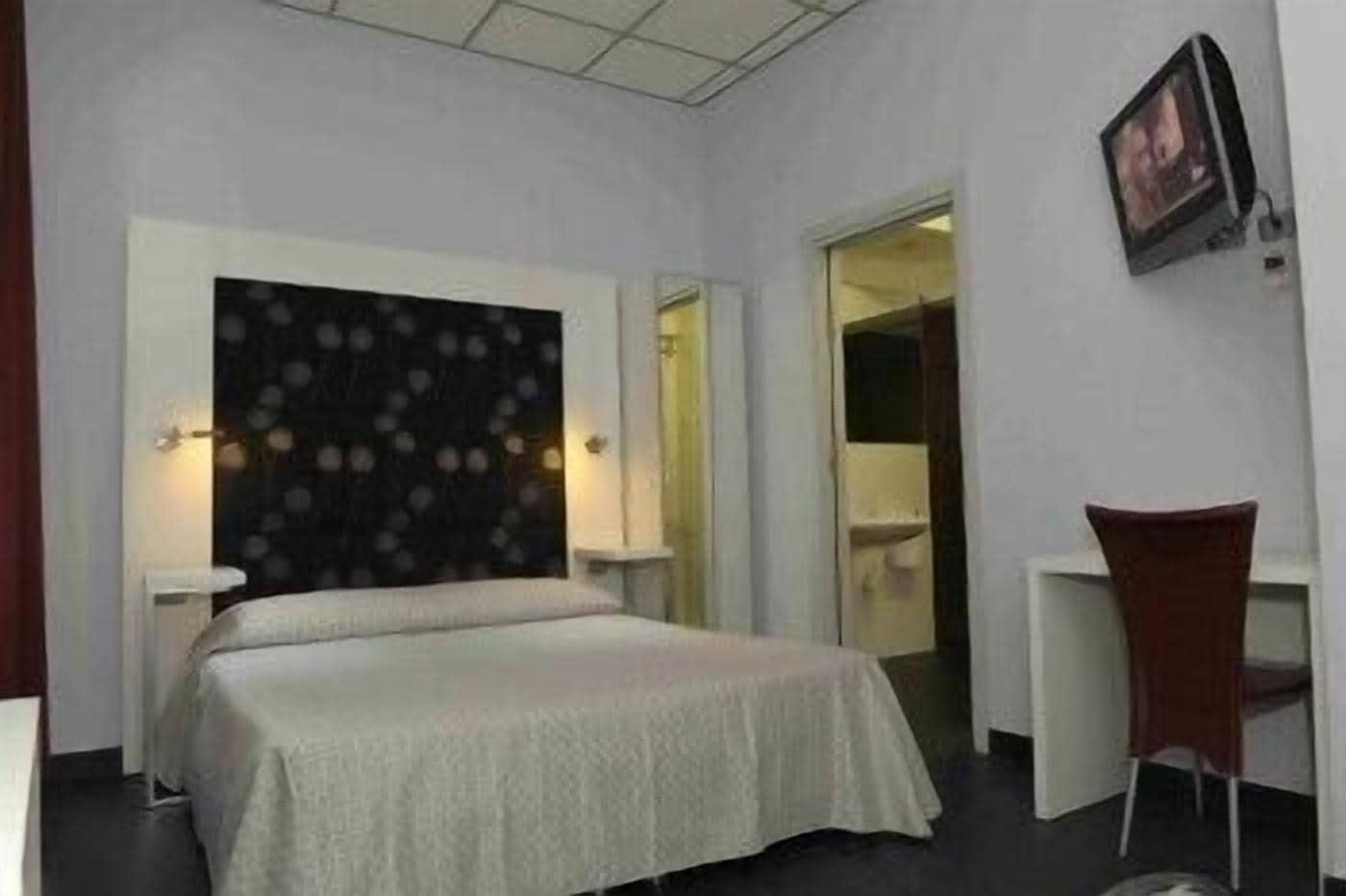 Hotel Aaron Mestre Esterno foto