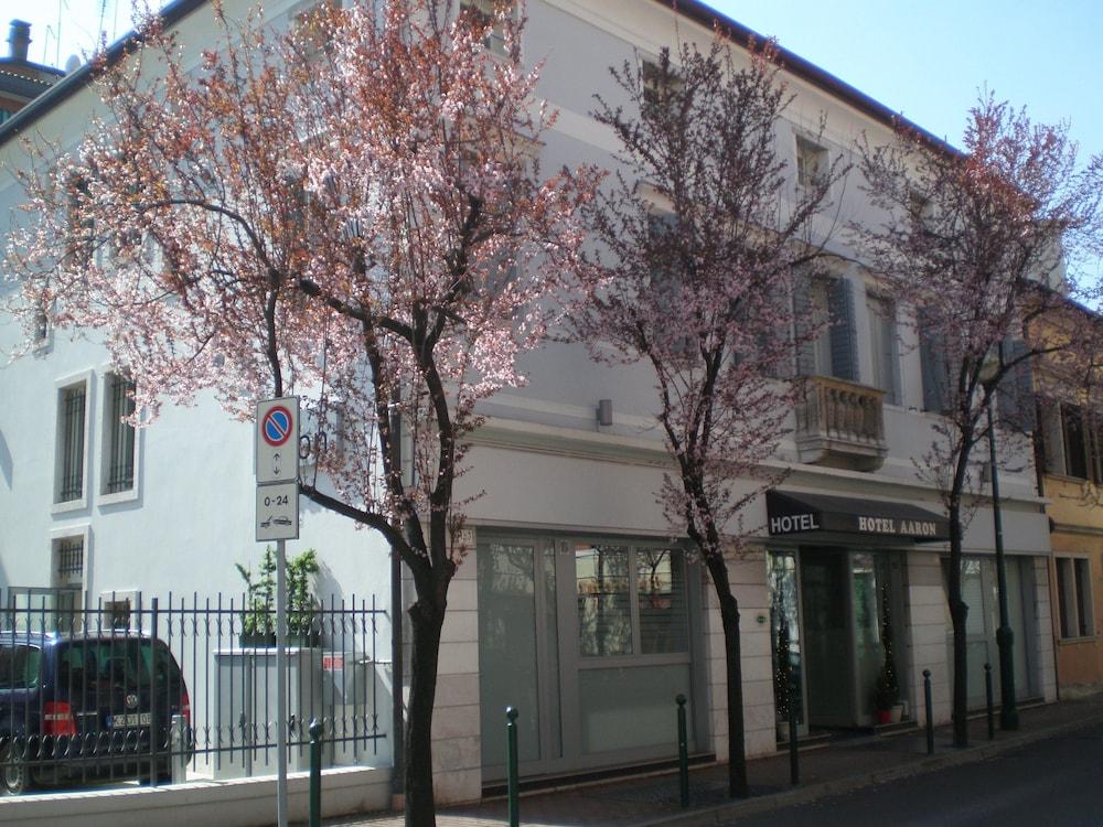 Hotel Aaron Mestre Esterno foto