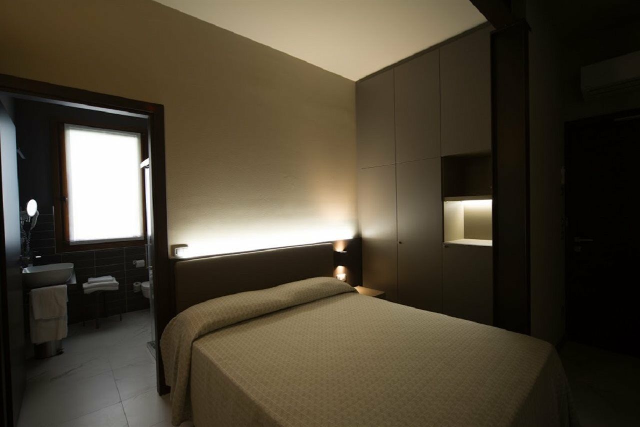 Hotel Aaron Mestre Esterno foto